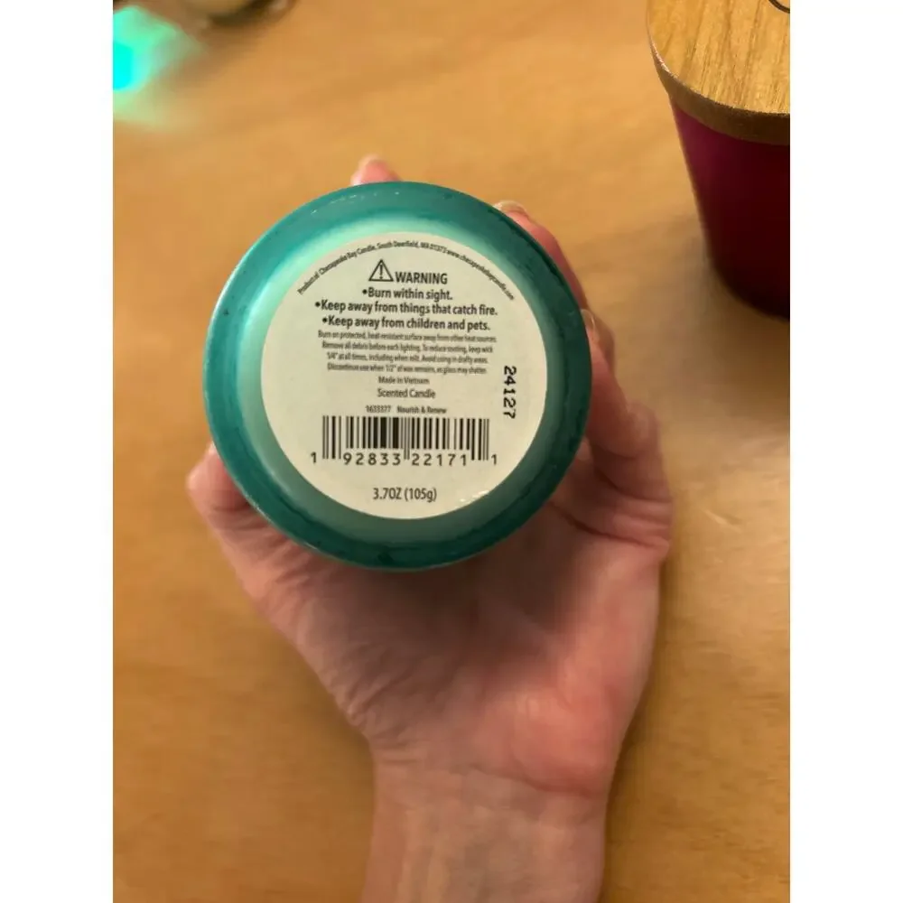 New 2 Chesapeake Bay Candles Coconut🥥Sandalwood Raspberry Coconut🥥size 3x2.75”